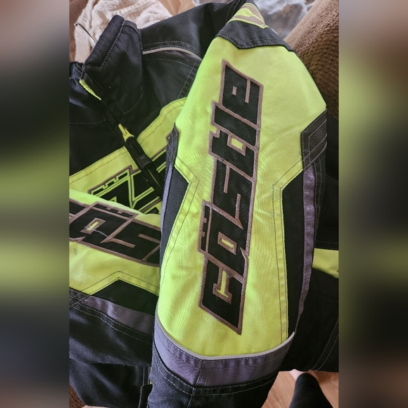 Youth Bolt Castle Jacket - Picture 13 of 16